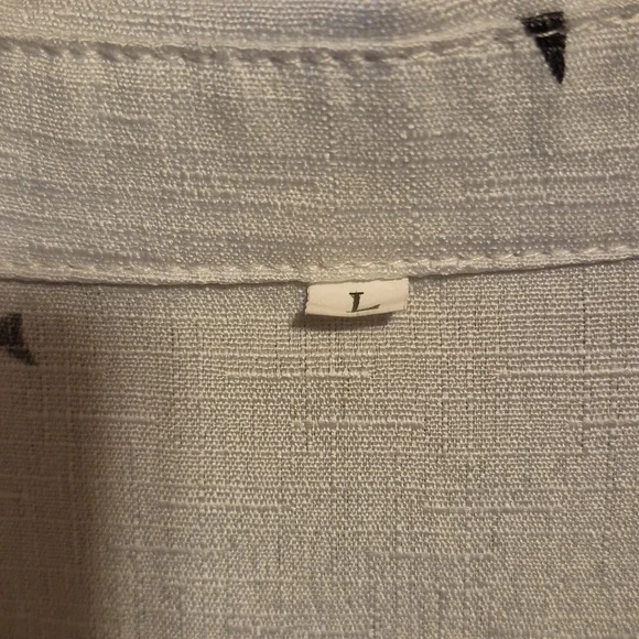 Bird Print White Button-Up Shirt - Picture 4 of 8